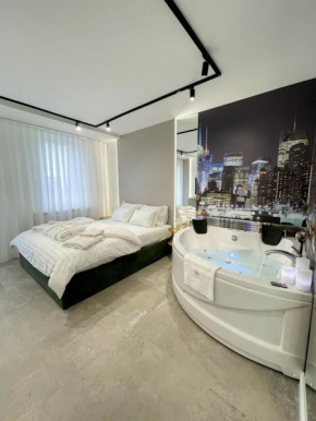 President Lux Apartment